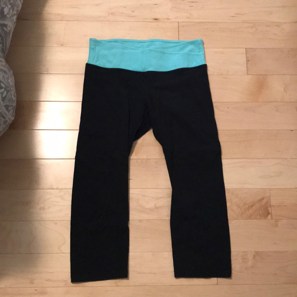 Black crop leggings, worn once or twice